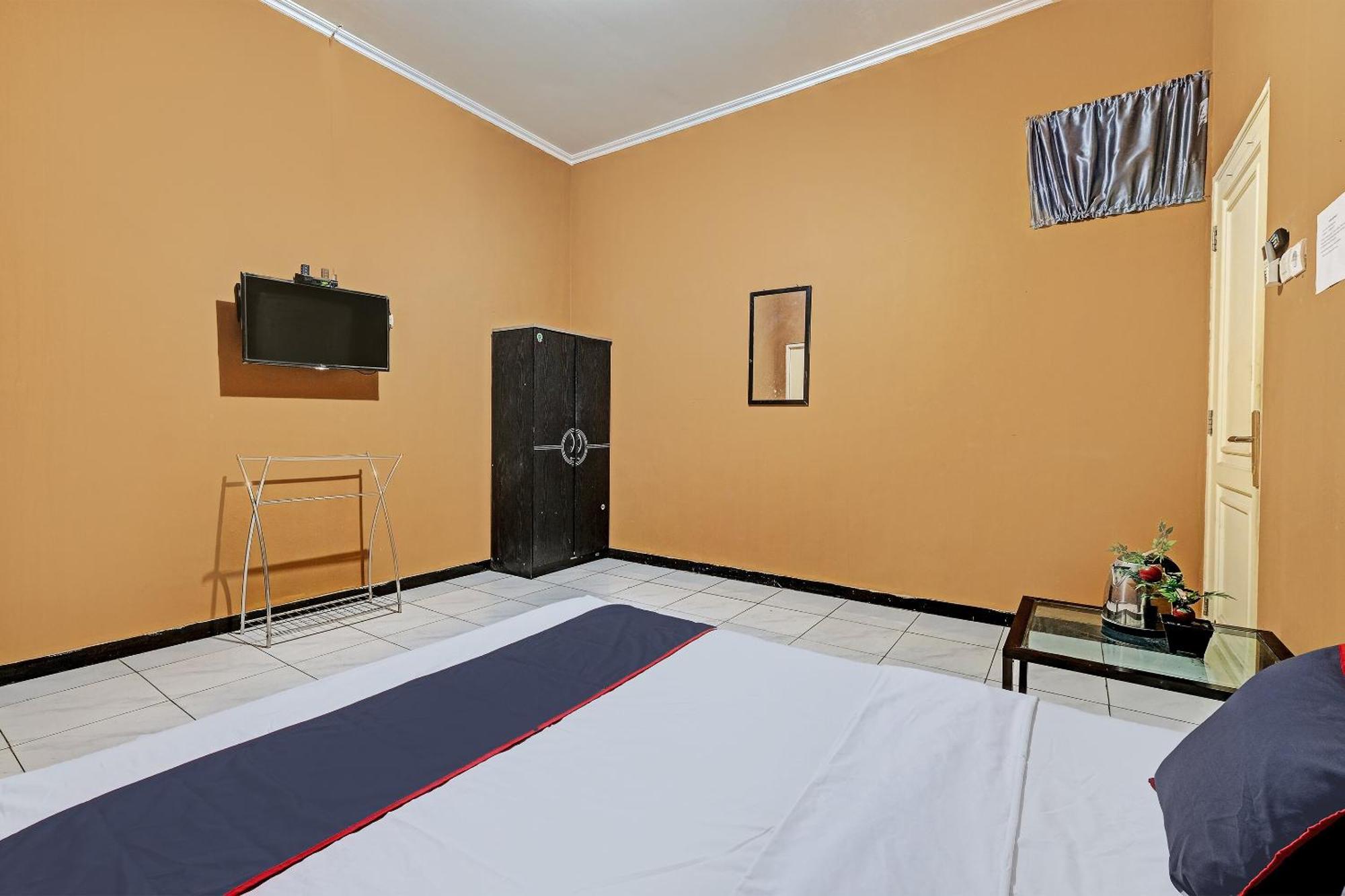 Hotel Collection O 92864 Mitra 3*