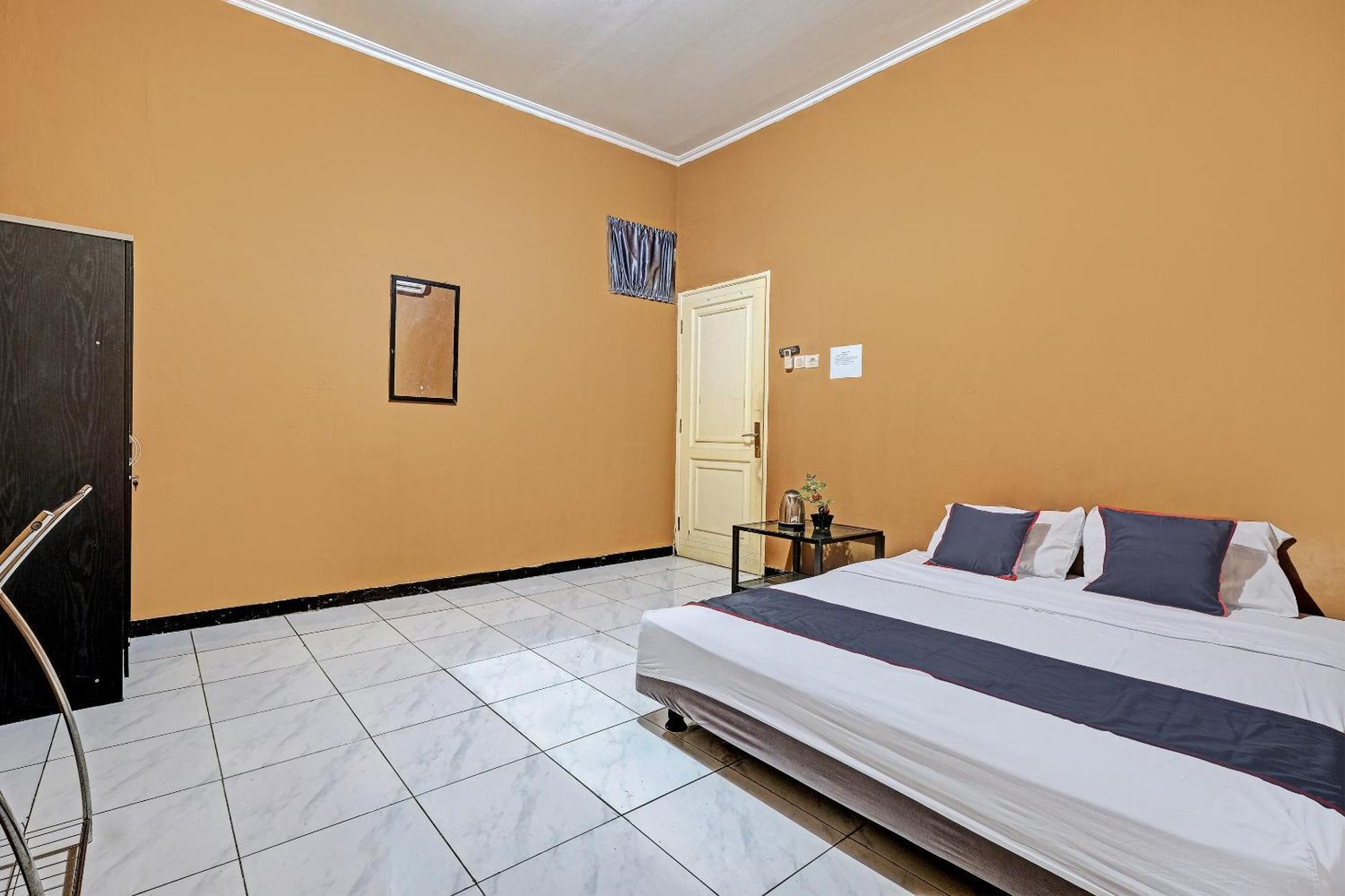 Hotel Collection O 92864 Mitra 3*